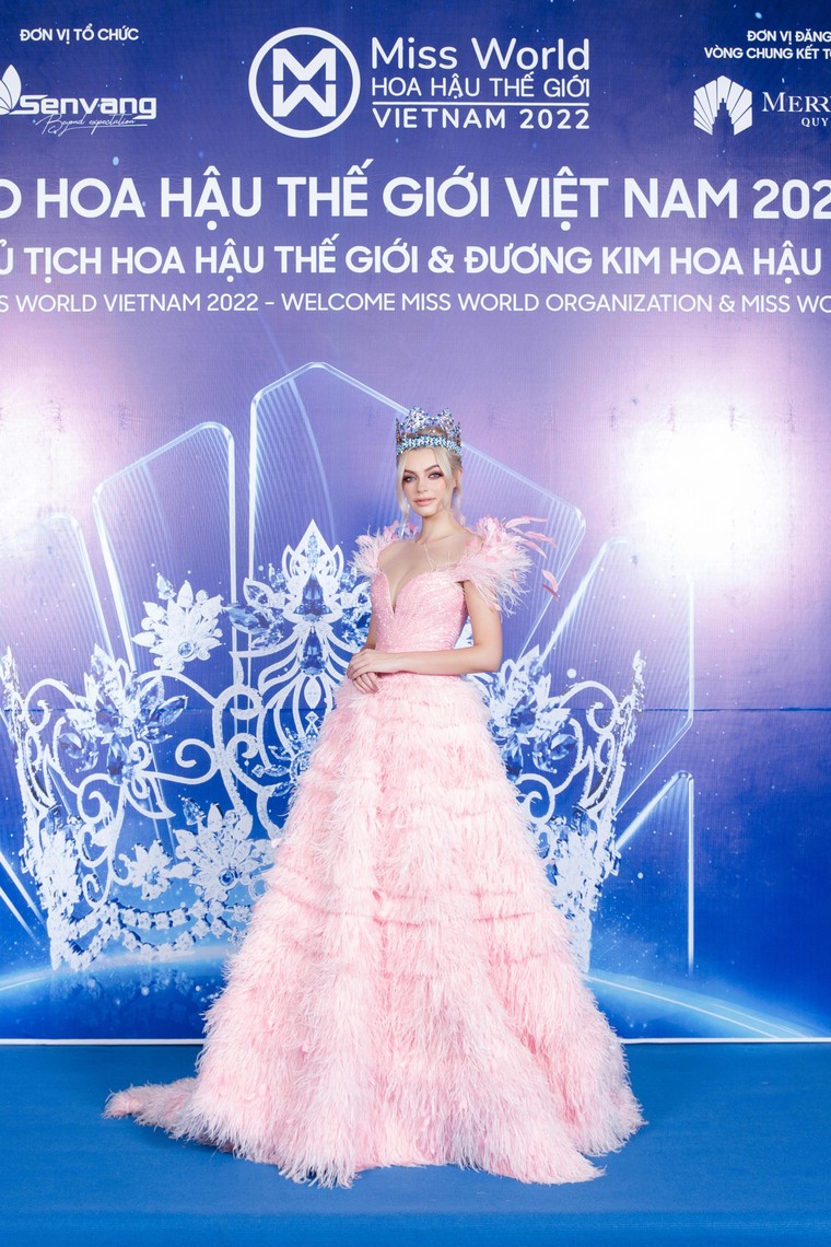 Đương kim Hoa hậu Thế giới tham gia họp báo Miss World Vietnam 2022 ảnh 1