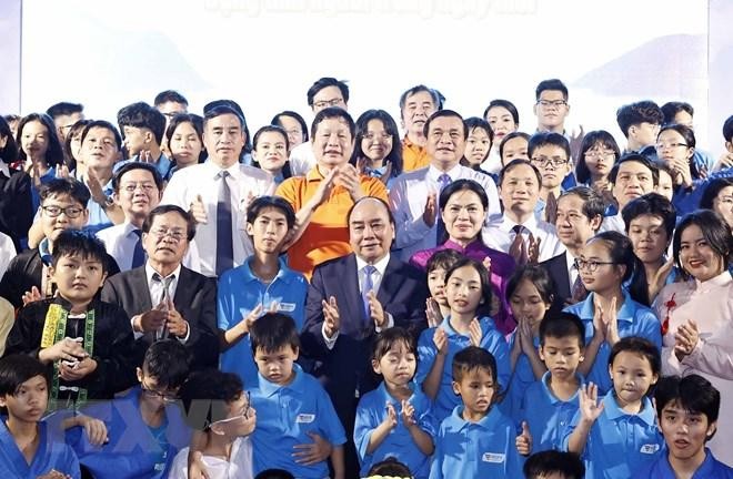 Chủ tịch nước dự 'Ngày hội tới trường' cùng học sinh trường Hy Vọng ảnh 3