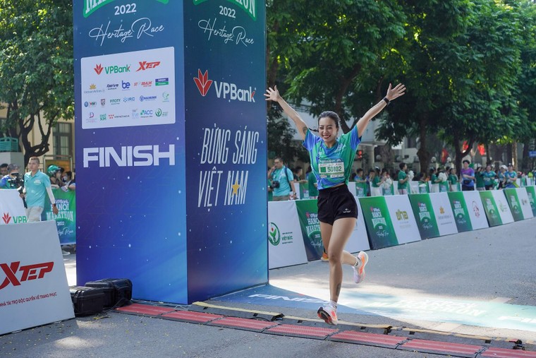 Những runner gây ấn tượng đặc biệt tại VPBank Hanoi Marathon ảnh 3