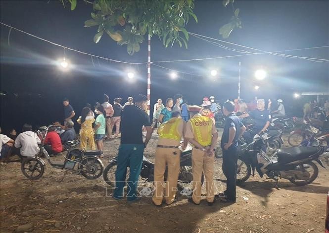 Đồng Nai: Tìm kiếm người mất tích sau tai nạn xuồng máy trên sông ảnh 1