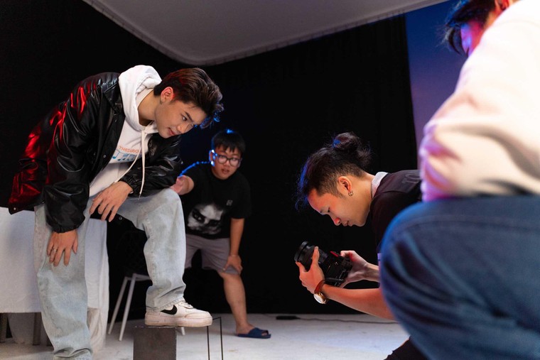 “Let’s fly to the moon” - Clip viral cực chất dành tặng sinh viên Báo chí ảnh 3