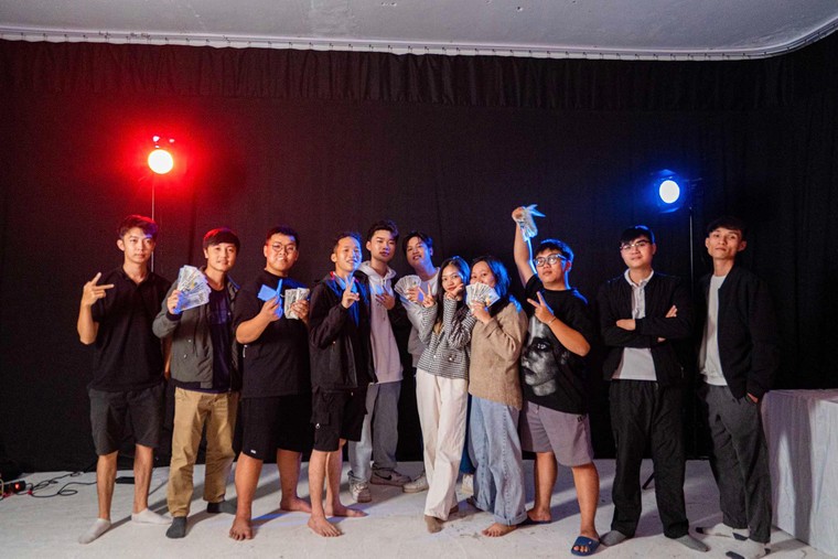 “Let’s fly to the moon” - Clip viral cực chất dành tặng sinh viên Báo chí ảnh 4