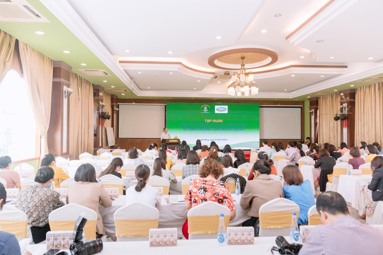 Gần 500 nhân viên y tế hoàn thành chuỗi tập huấn về chăm sóc dinh dưỡng do Vinamilk đồng hành ảnh 1