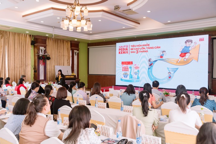 Gần 500 nhân viên y tế hoàn thành chuỗi tập huấn về chăm sóc dinh dưỡng do Vinamilk đồng hành ảnh 4