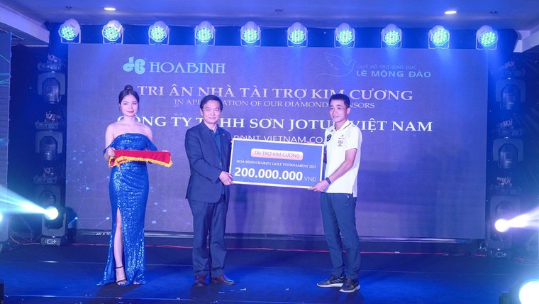 Hoa Binh Charity Golf Tournament 2022 gây quỹ hơn 2 tỷ đồng cho giáo dục ảnh 1
