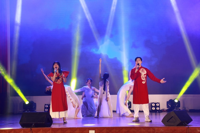 Con tàu 'Nhật ký 20 - 2022' chính thức hoàn thành sứ mệnh sau chuyến hành trình đầy cảm xúc ảnh 6