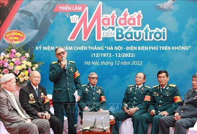 Triển lãm “Từ mặt đất đến bầu trời”: sống lại hồi ức 12 ngày đêm bảo vệ bầu trời Hà Nội ảnh 4