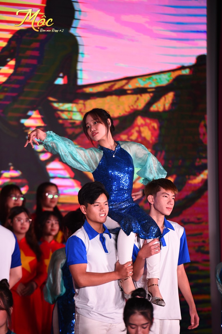 Đại nhạc hội cuối năm hot nhất trường báo ảnh 4