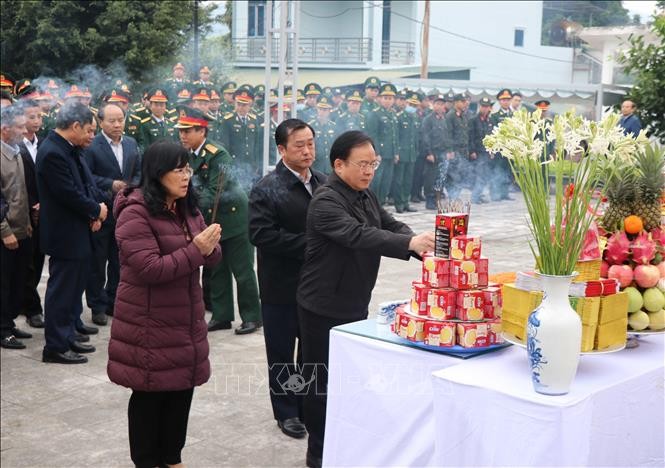 Truy điệu, an táng hài cốt liệt sỹ quân tình nguyện Việt Nam hy sinh tại Lào ảnh 1