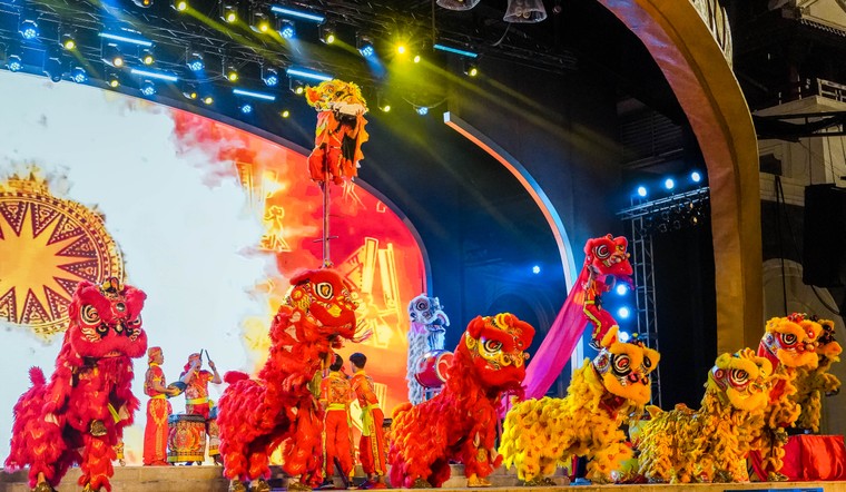 Du hí miền Trung Tết này, không thể bỏ qua Sun World Ba Na Hills hay Asia Park ảnh 2