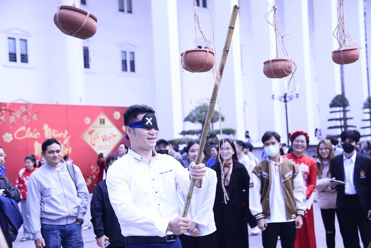Sinh viên quốc tế thích thú trải nghiệm văn hóa Tết Việt ảnh 7
