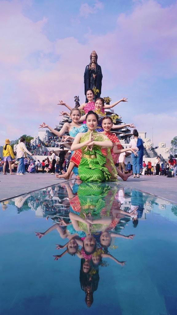 Vượt qua nhiều điểm đến tâm linh, lượng khách đến Núi Bà Đen cán mốc 1,5 Triệu lượt sau tết Quý Mão ảnh 2