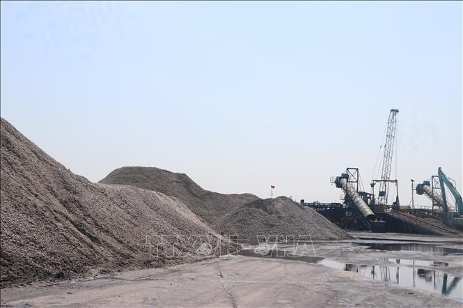 Quảng Trị: Sớm di dời dân ra khỏi khu vực cầu cảng Hợp Thịnh ảnh 1