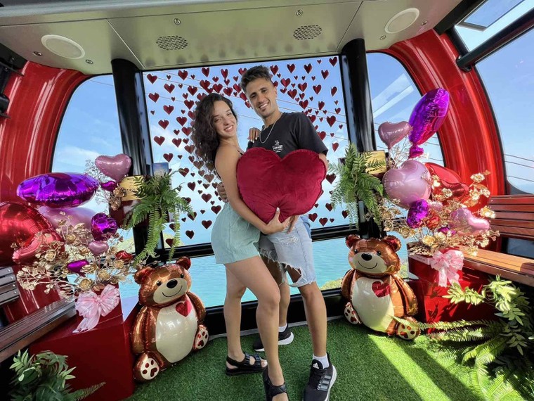 Muôn sắc màu Valentine ở các khu vui chơi trên cả nước ảnh 2