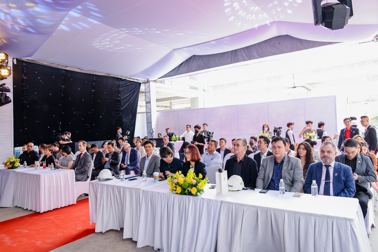 Masterise Homes chính thức cất nóc dự án LUMIÈRE riverside ảnh 1