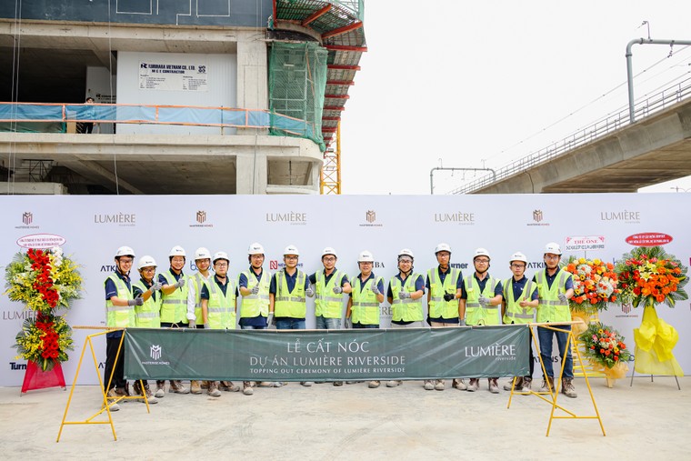 Masterise Homes chính thức cất nóc dự án LUMIÈRE riverside ảnh 3