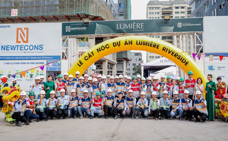 Masterise Homes chính thức cất nóc dự án LUMIÈRE riverside ảnh 4