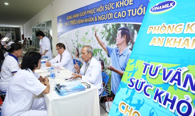 Vinamilk Sure Prevent chăm sóc người cao tuổi ảnh 1