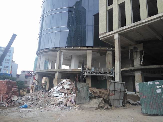 Dự án Ellipse Tower “ép” dân nhận nhà dang dở ảnh 1