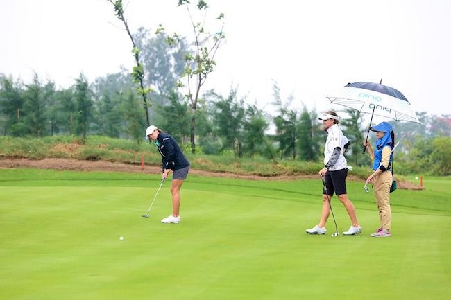 Gôn thủ chuyên nghiệp Mỹ nói về sân FLC Samson Golf Links ảnh 1