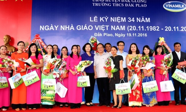 Vinamilk tiên phong mang Chương trình sữa học đường đến với trẻ em Đắk Nông ảnh 1