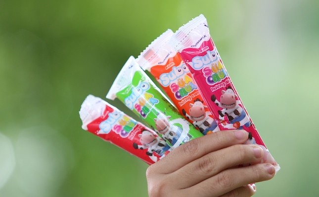 Zoom cận cảnh dây đeo đa năng đang làm mưa làm gió trên những chiếc cặp của giới học trò ảnh 3