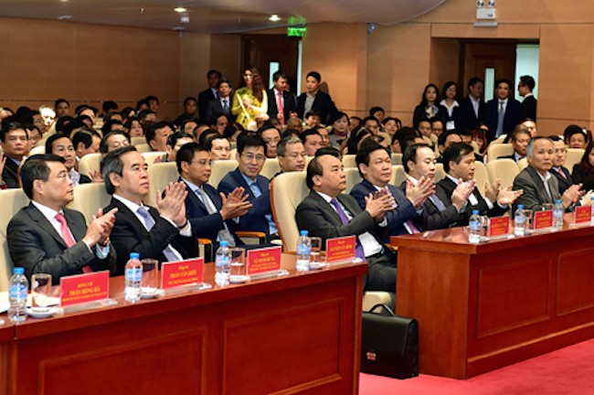 Thủ tướng: Không để khách hàng đột ngột mất tiền trong tài khoản. ảnh 1