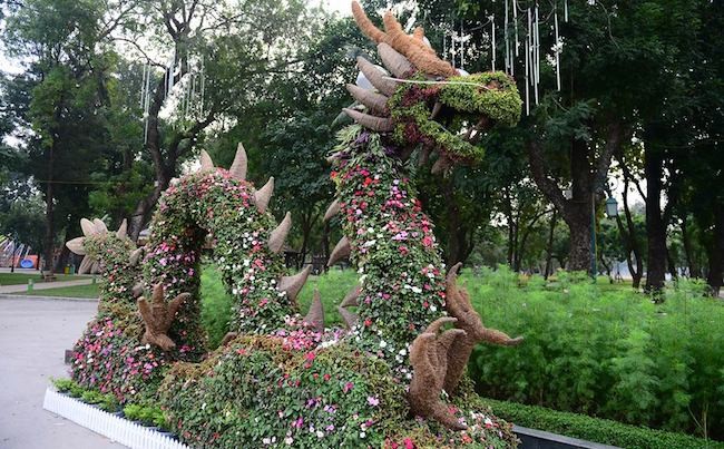 Hà Nội lần đầu có 12 con giáp khổng lồ bằng hoa lập thể ảnh 3