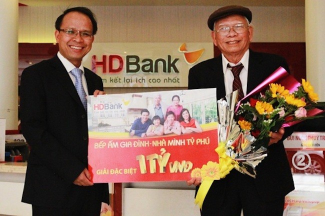 Rước lộc vàng ký khi khai xuân Đinh Dậu cùng HDBank ảnh 1