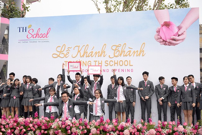 Bộ trưởng Nhạ đặt niềm tin ‘TH School sẽ là cơ sở giáo dục hàng đầu Việt Nam’ ảnh 2