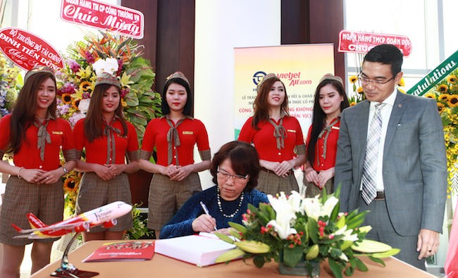 Cổ phiếu Vietjet chính thức chào sàn Hose ảnh 1