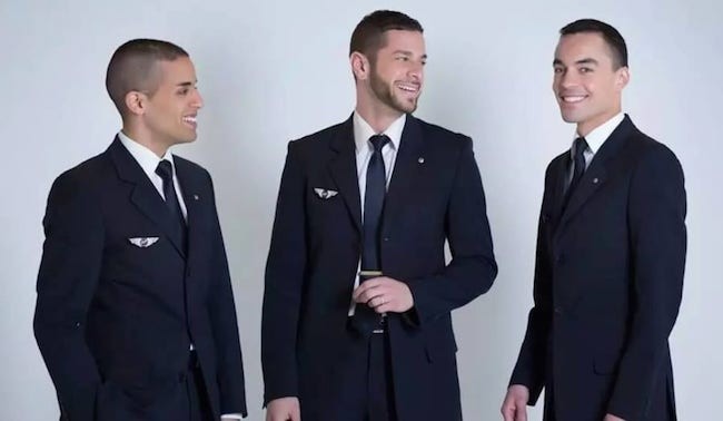 5 Hãng hàng không có tiếp viên quyến rũ nhất thế giới ảnh 3