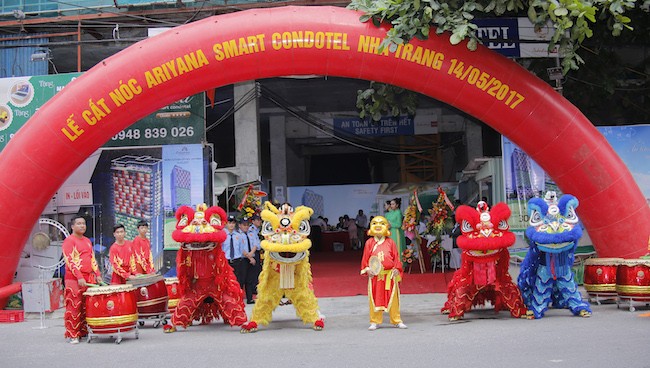 Ariyana Smart Condotel cất nóc, bung hàng ‘khủng’ ảnh 1