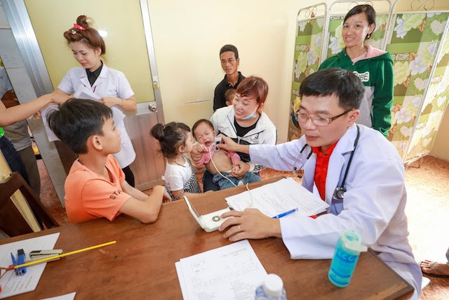 2200 trẻ em Bình Phước được khám sàng lọc tim miễn phí ảnh 2