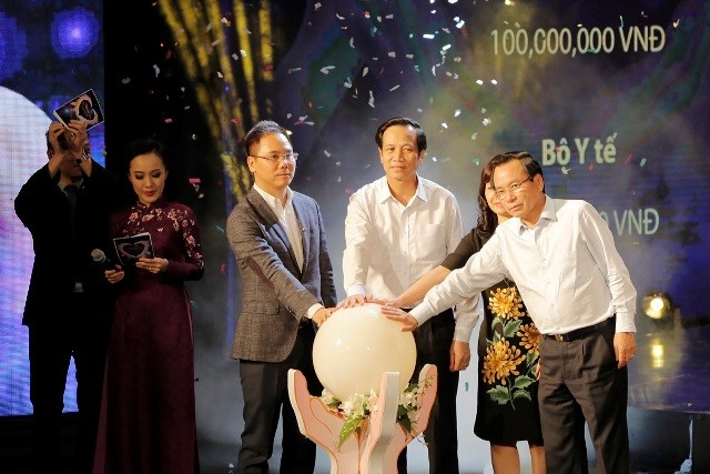 Tập đoàn FLC chung tay cùng tháng cao điểm “Vì người nghèo” năm 2017 ảnh 1