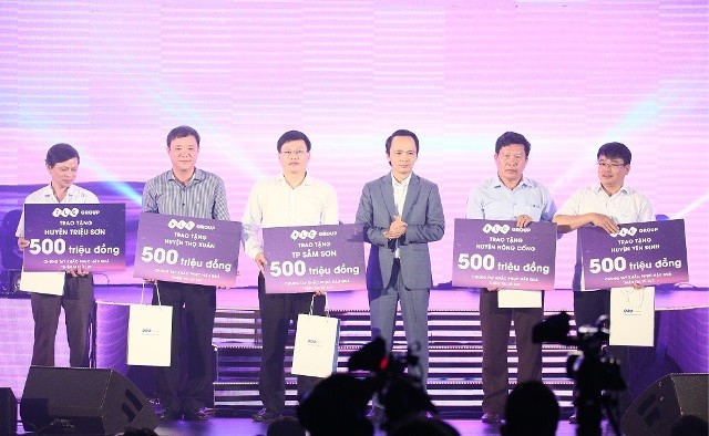 ‘Đêm tự tình’đưa khán giả lên chuyến tàu hoài niệm về tình yêu ảnh 8