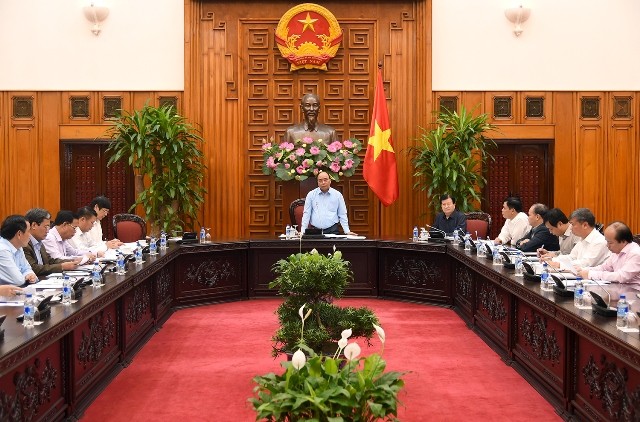 Thủ tướng: ‘Lấy gạo cứu trợ bão lụt đi làm giao thông nông thôn thì phải kỷ luật’ ảnh 1