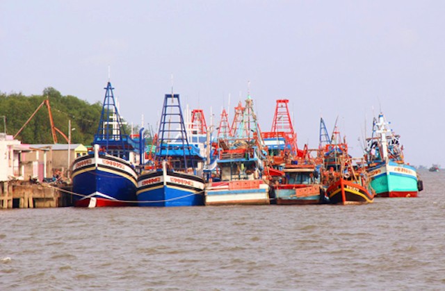 Các tỉnh Nam Bộ tất bật đối phó áp thấp nhiệt đới kép ảnh 1