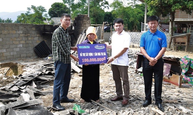 Vinamilk hỗ trợ 3 tỷ đồng cho người dân vùng lũ ảnh 2