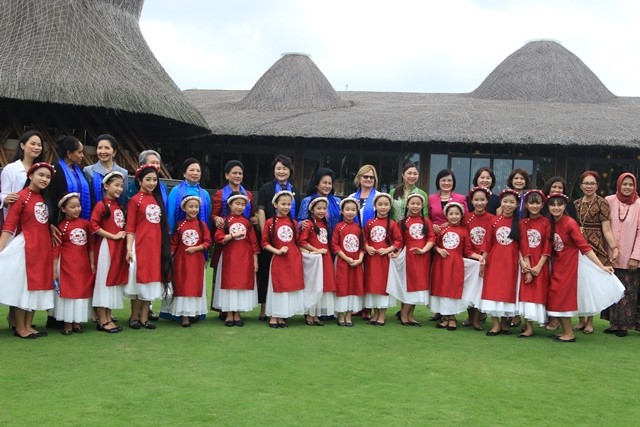 Có gì đặc biệt trong buổi tiệc của các Đệ nhất Phu nhân APEC ảnh 8