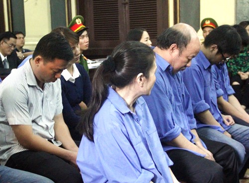 Nữ giám đốc ngân hàng tham ô 2.600 lượng vàng xin hiến xác ảnh 1