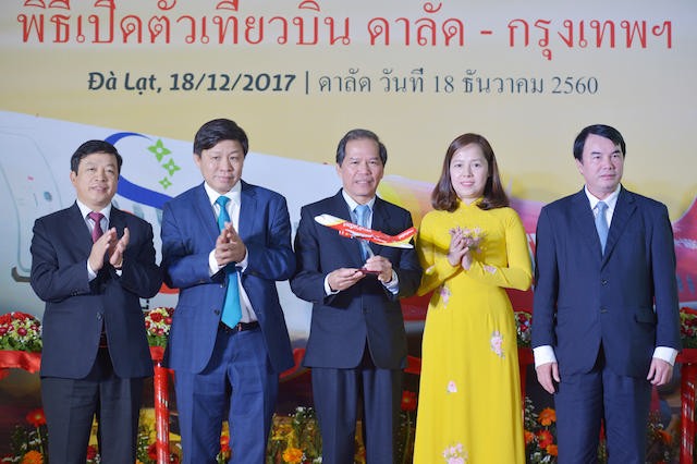 Vietjet tưng bừng khai trương đường bay Đà Lạt - Bangkok với vũ điệu Bikini hoa nóng bỏng ảnh 3