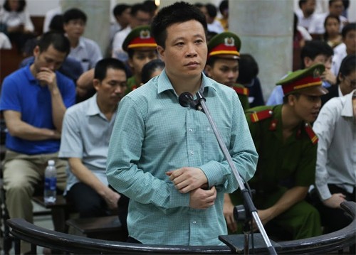 Ông Đinh La Thăng ba lần vượt quyền đổ 800 tỷ đồng vào OceanBank ảnh 1