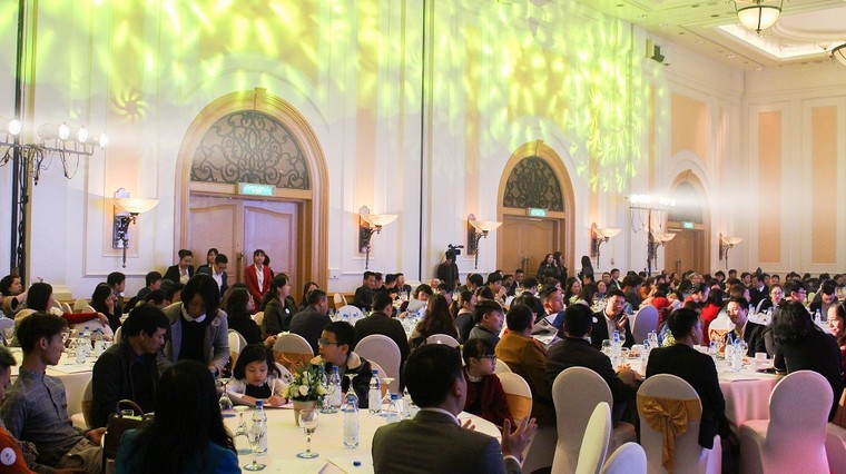 Chủ nhân 4 căn condotel FLC trúng ô tô trong tiệc tri ân khách hàng FLC Grand Hotel Samson ảnh 1