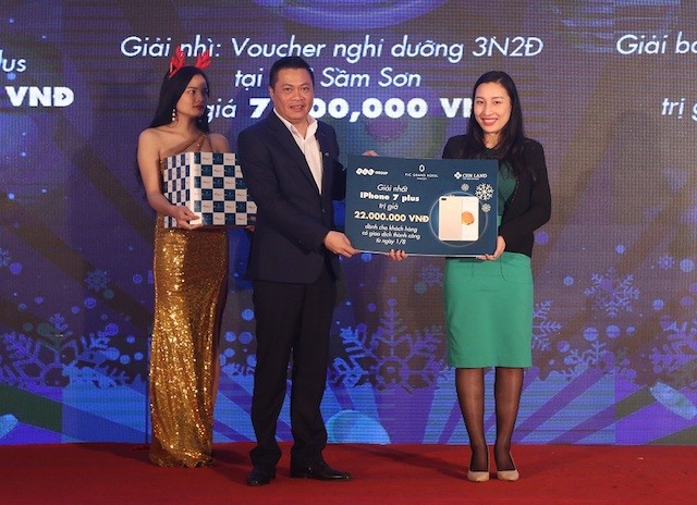 Chủ nhân 4 căn condotel FLC trúng ô tô trong tiệc tri ân khách hàng FLC Grand Hotel Samson ảnh 5
