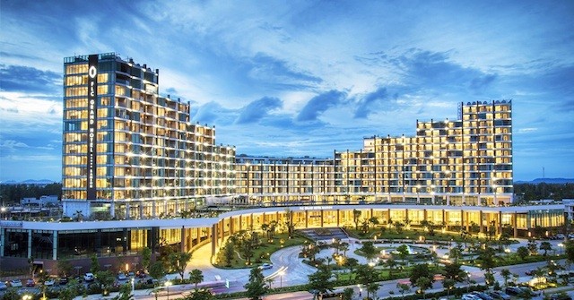 Chủ nhân 4 căn condotel FLC trúng ô tô trong tiệc tri ân khách hàng FLC Grand Hotel Samson ảnh 6