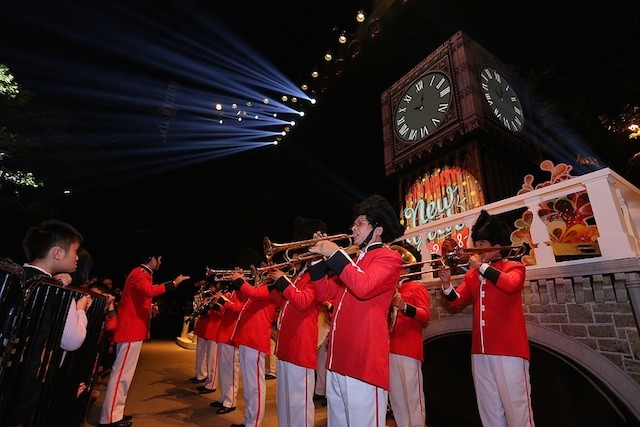 Ông lớn BĐS chi tiền tỉ tổ chức countdown hoành tráng miễn phí cho cư dân ảnh 3