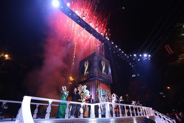 Ông lớn BĐS chi tiền tỉ tổ chức countdown hoành tráng miễn phí cho cư dân ảnh 1