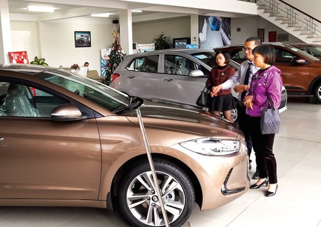 Ô tô ngoại ngừng xuất khẩu vào Việt Nam: Khan hiếm xe sang? ảnh 1