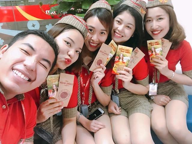 Những người thầm lặng sau những cánh bay mùa tết ảnh 2